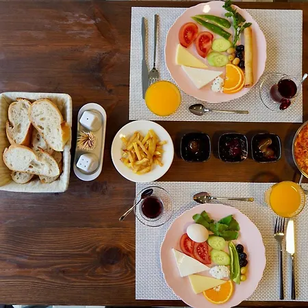 Talia Villalari Villa *